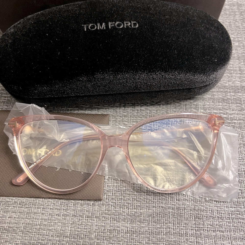 Tom Ford TF5688 blue blocker glasses NEW!!!